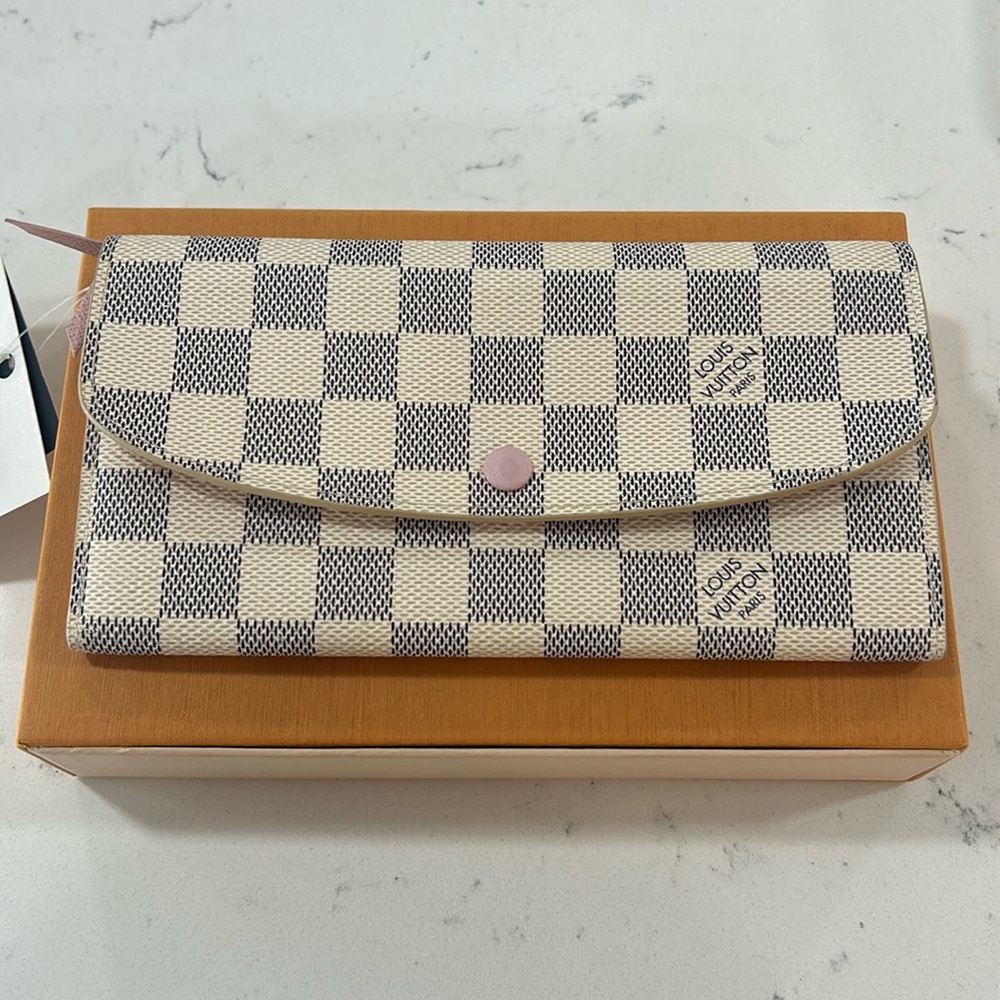 Louis Vuitton Emilie Wallet